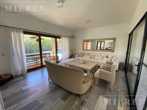 Casa en Alquiler Temporal con 1 cochera