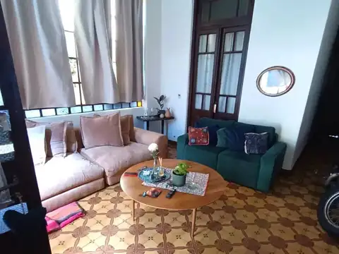 Venta  Casa colonial 5 ambientes MORON