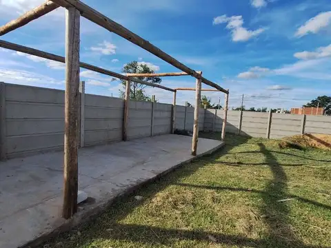 Casa 3 ambientes con 1 baño