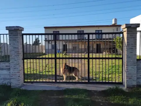 Casa en venta en Gonzalez Catan