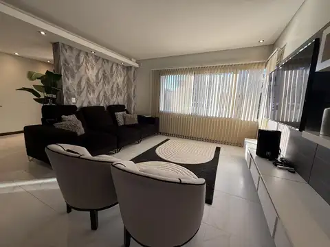 Casa 6 ambientes con 4 baños