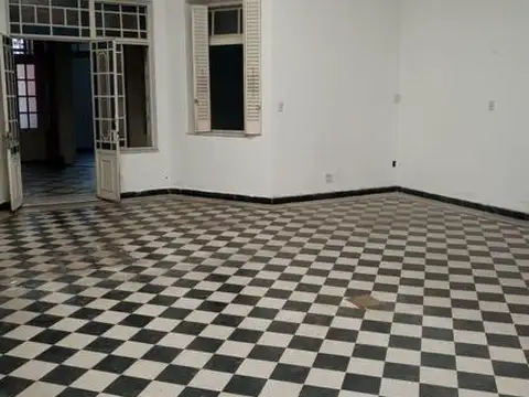 Local en Venta 70 años