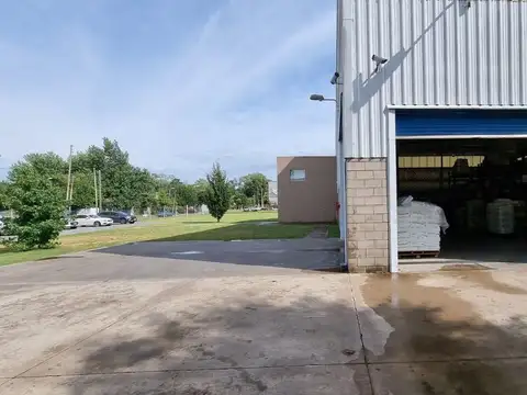 Galpon en Venta en Villa Rosa, USD 1.750.000