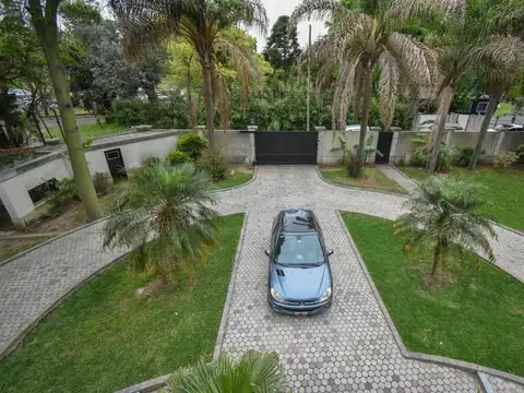 Venta Casa en 2 plantas en San Isidro gran terreno
