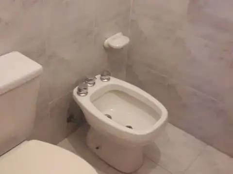 Depto Tipo Casa 4 ambientes con 2 baños
