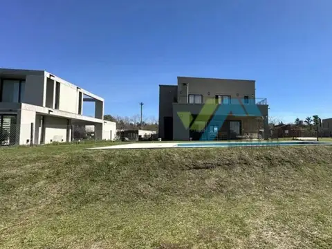Casa en Alquiler de 4 dormitorios