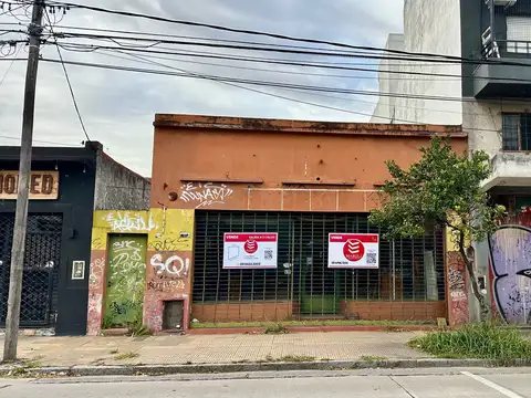 LOCAL COMERCIAL SOBRE HIPOLITO YRIGOYEN 1034  LOTE PROPIO CON SALIDA A 2 CALLES