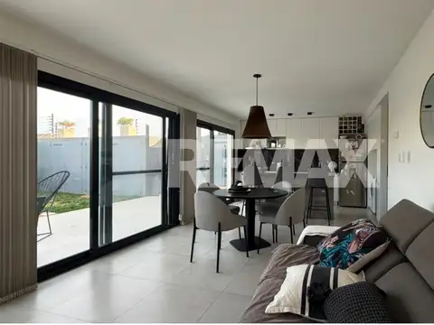 VENTA DÚPLEX 3 DORMITORIOS CALLE BOERR 2789 NQN
