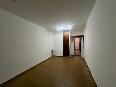 Casa 6 ambientes con 1 baño