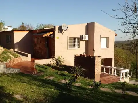 Casa en venta - 3 Dormitorios 1 Baño - Cochera - 522Mts2 - Valle Hermoso