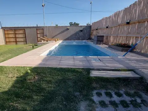 VENTA LOTE CON PILETA, QUINCHO Y CASA GUAYMALLEN 