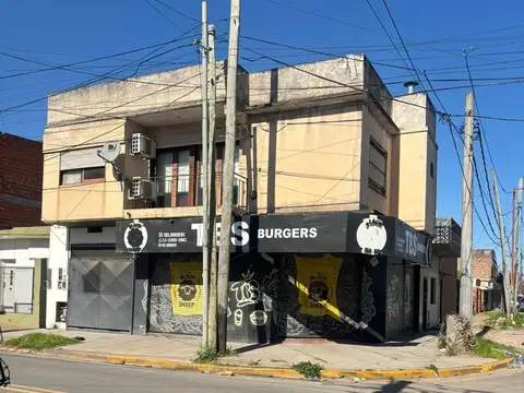 CASA, DEPARTAMENTO INDIVIDUAL, DOS LOCALES, GARAJE