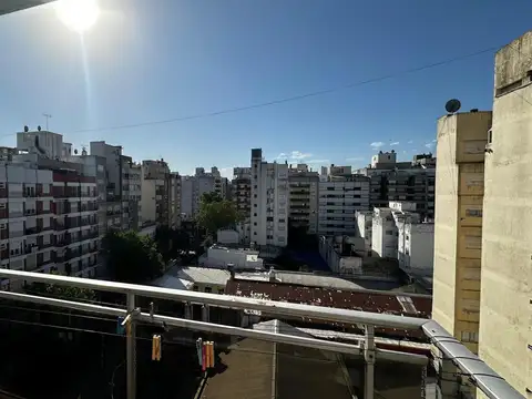 ALQUILER 24 MESES | DEPARTAMENTO DOS AMBIENTES CON BALCON A LA CALLE.
