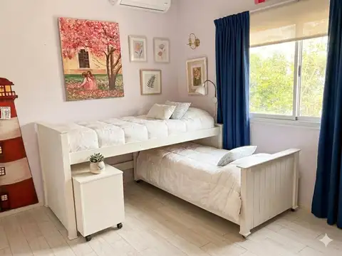 Casa en Venta con 3 cocheras