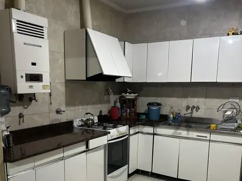 VENTA de Casa de 4 dormitorios en Barrio Maria Selva, Santa Fe.