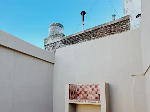 Casa 5 ambientes con 1 baño