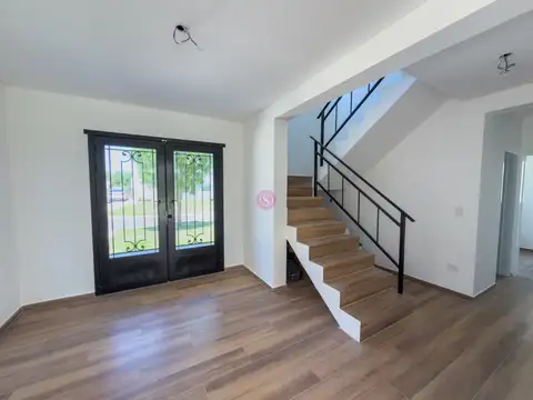 Casa 5 ambientes con 3 baños