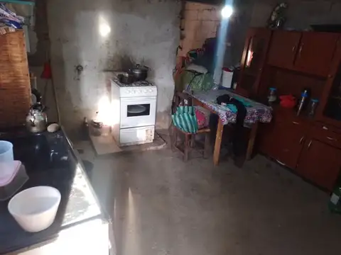 Casa 5 ambientes con 1 baño