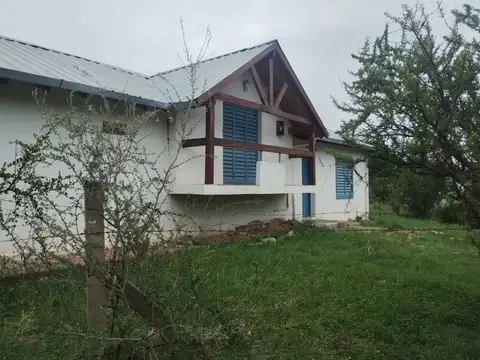 Casa con 2 lotes en venta 1530mt capilla del monte