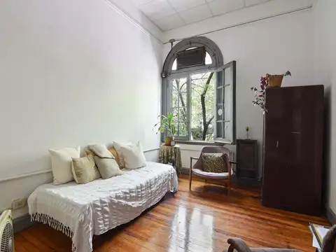 Casa 8 ambientes con 18 baños