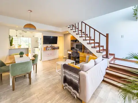 Depto Tipo Casa en Venta de 3 ambientes