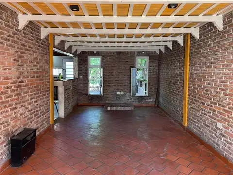 Depto Tipo Casa 4 ambientes con 2 baños