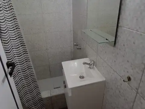Depto Tipo Casa en Alquiler en Lanus Este, $ 380.000