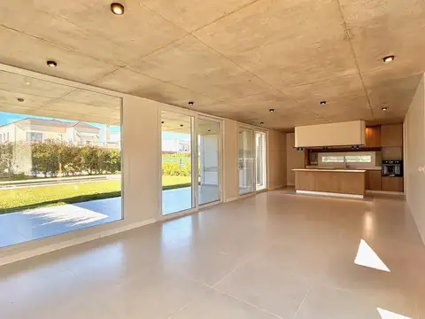 Venta | Casa a estrenar 5 dorm. en Ceibos, Puertos