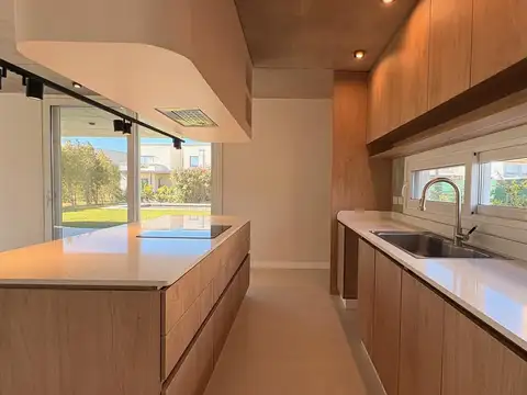 Venta| Casa familiar con 5 dormitorios y gran distribución | Ceibos Puertos