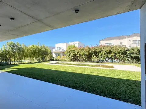 Venta| Casa familiar con 5 dormitorios y gran distribución | Ceibos Puertos