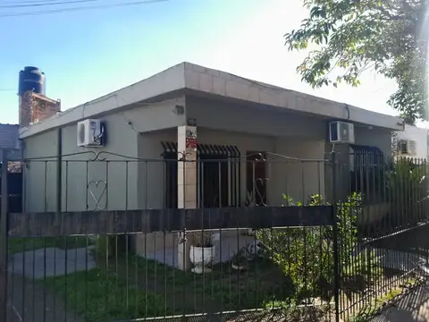 VENTA CASA 4 AMB JOSÉ C PAZ GARAGE+JARDIN FINANCIA