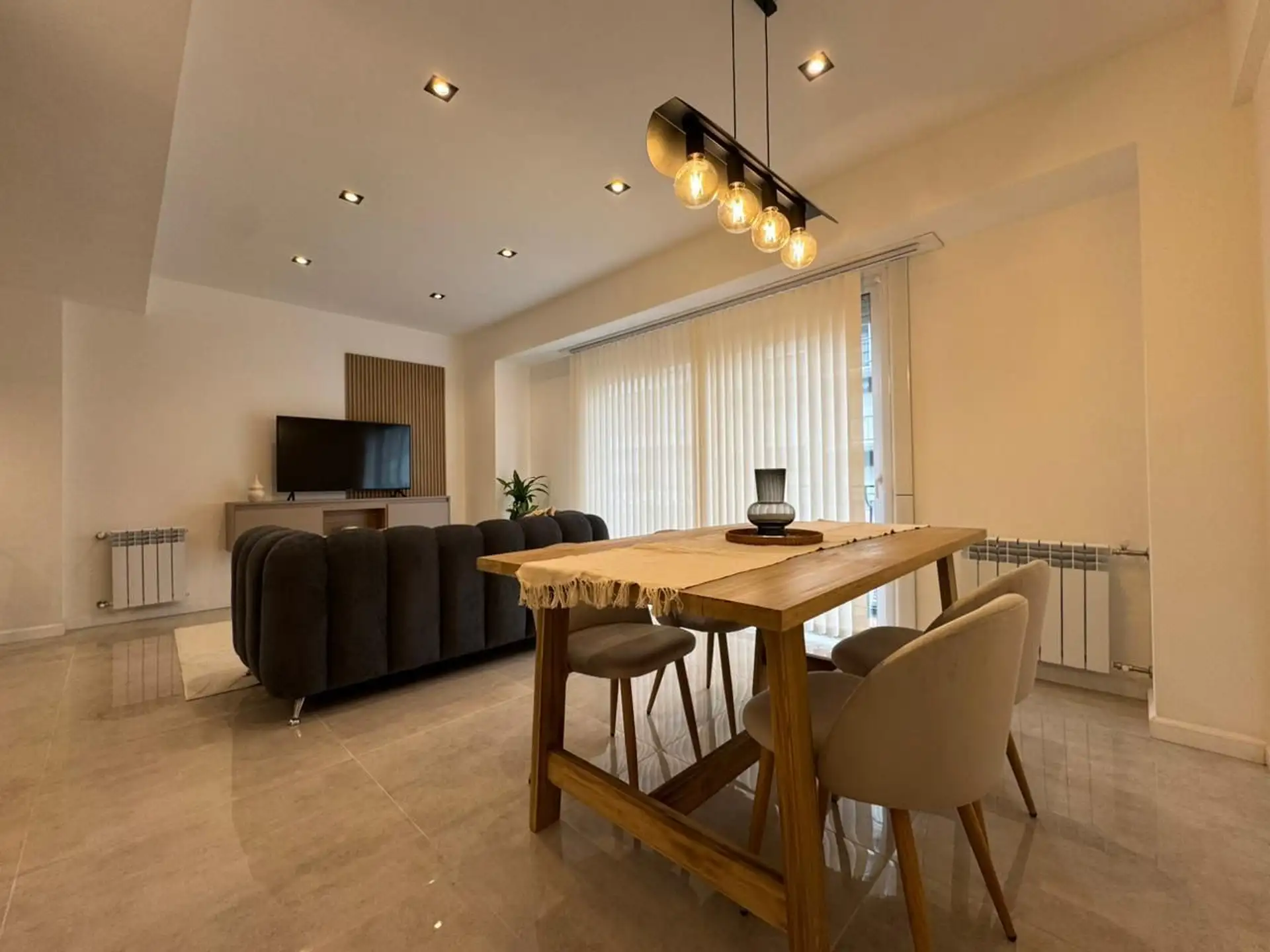 Depto 3 amb, 69m² con balcón y calefacción por radiadores — Plaza Colón