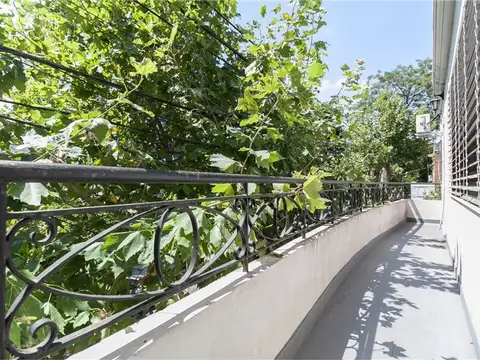 Depto Tipo Casa en Venta con 1 cocheras