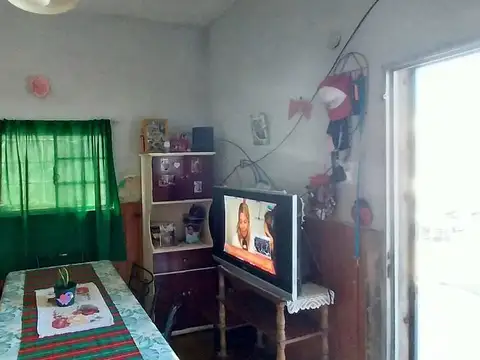 Casa 4 ambientes con 1 baño