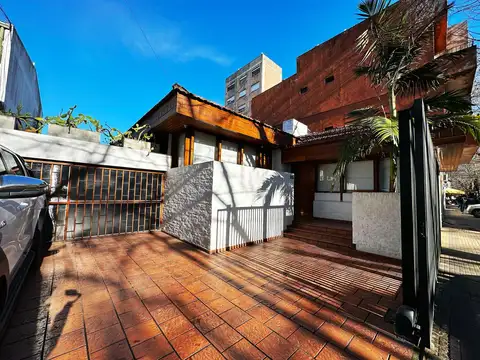 Casa en  Venta - Calle 62 e/10 y 11 - La Plata
