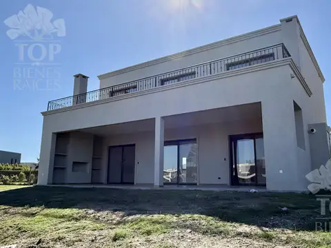 Casa al agua en venta en Laguna Grande