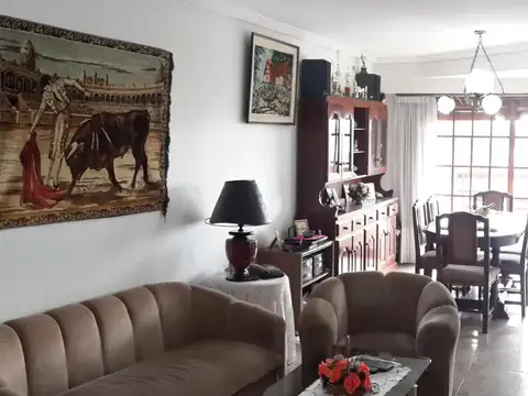 Departamento 3 ambientes con cochera frente al mar