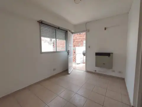 Depto Tipo Casa en Alquiler en Sarmiento, $ 750.000