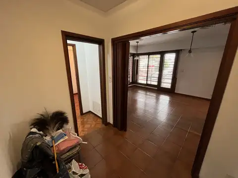 Carlos Pellegrini 700