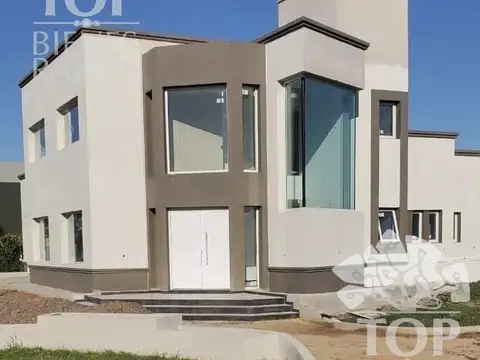 Casa en Los Bretes Club de Campo 