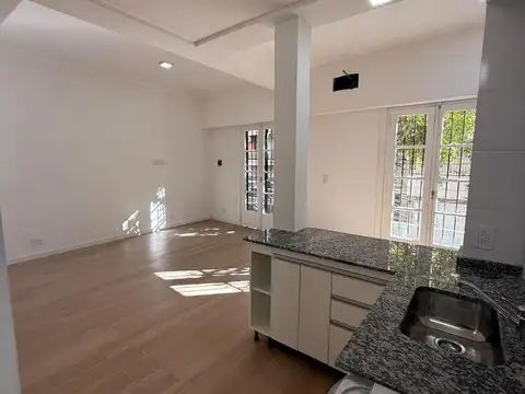 Depto Tipo Casa en Venta de 4 ambientes