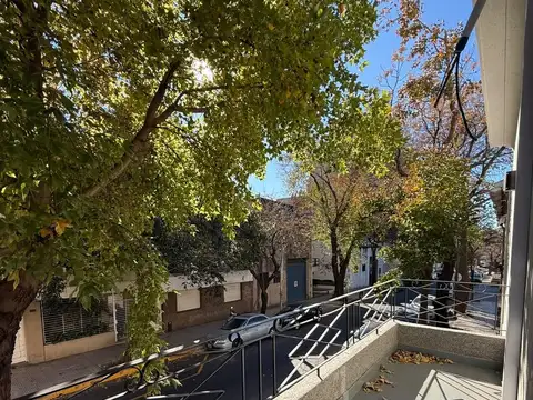 Depto Tipo Casa en Venta en Flores, USD 195.000