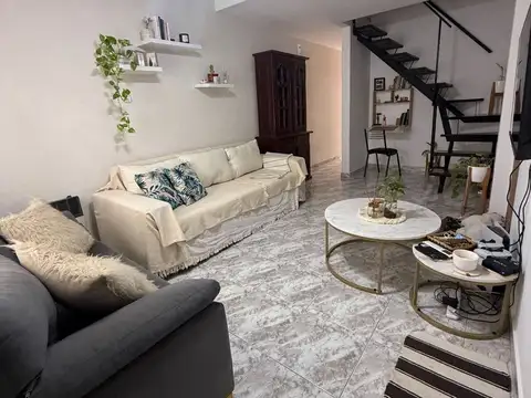 Depto Tipo Casa en Venta de 3 ambientes