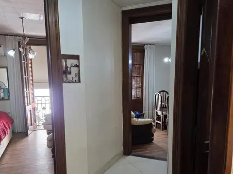 Depto Tipo Casa 5 ambientes con 2 baños