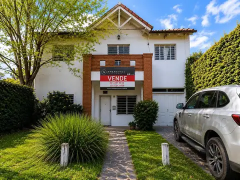CASA EN VENTA  Calle 27 entre 462 y 463 -  City Bell