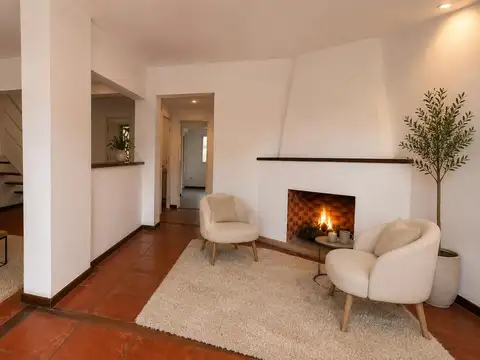Casa en Venta con 2 cocheras