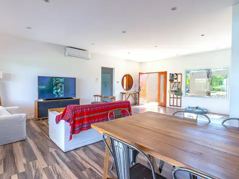 Casa 5 ambientes con 3 baños