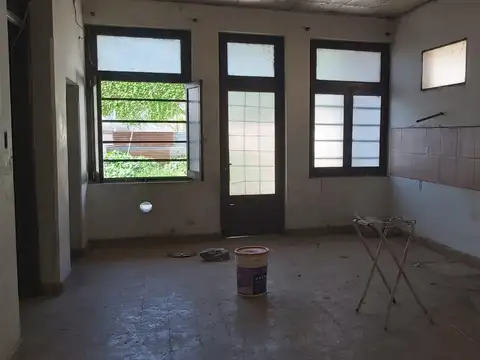 Casa 5 ambientes con 1 baño