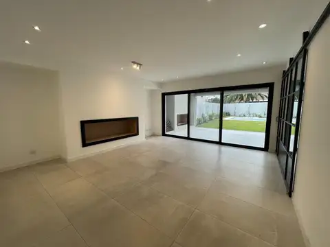 Casa en Alquiler de 3 dormitorios