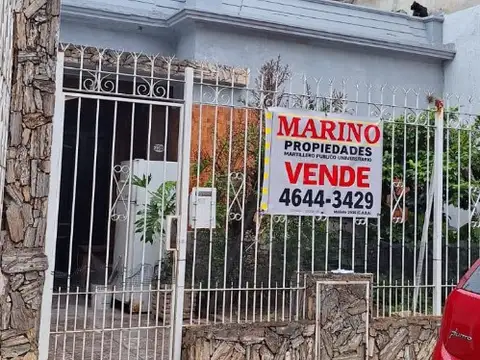 CASEROS. LA MERCED 3500 CASA A REFACCIONAR 3 AMB 90 M2 CUB PATIO.JARDIN QUINCHO.TERRAZA COCHERAS